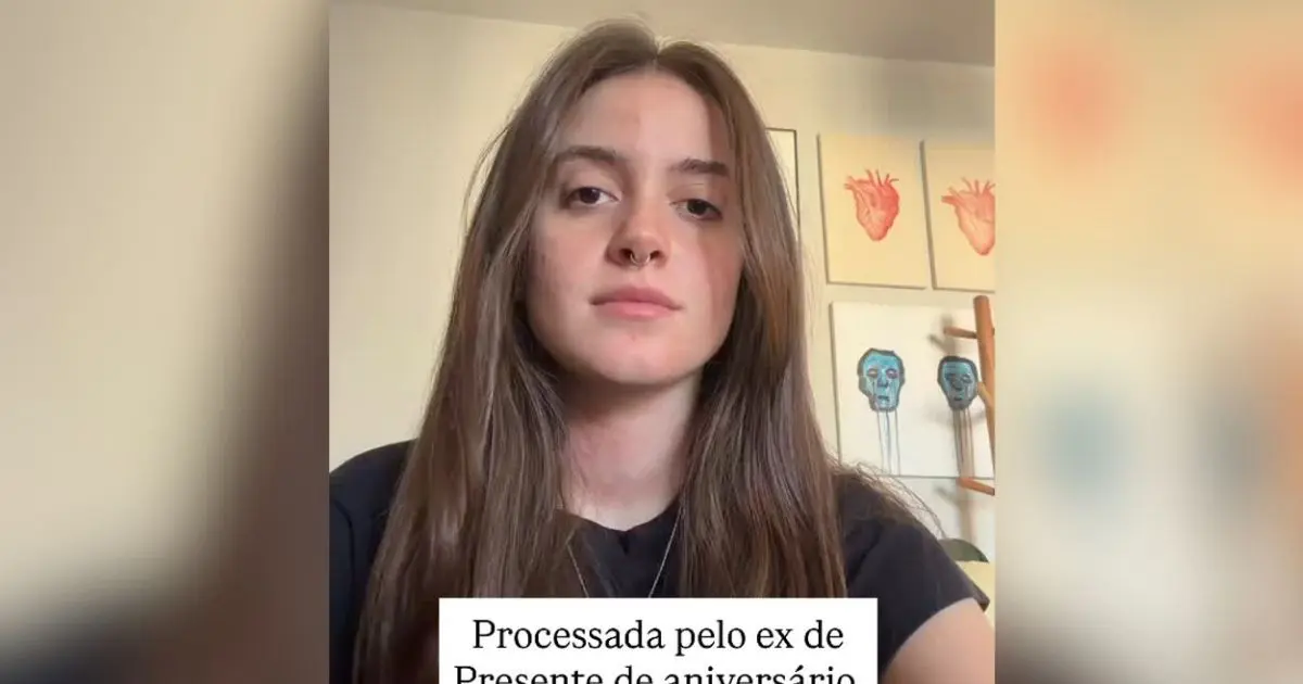 Mulher é processada pelo ex por motivo surpreendente e relato viraliza na web
