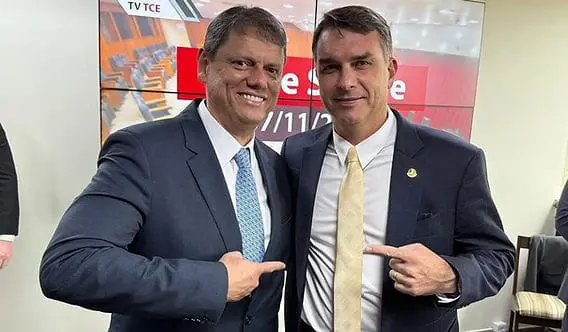 Bolsonaristas se sentem enganados por Tarcísio de Freitas em São Paulo