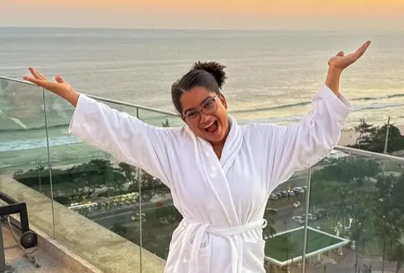 Milena quebra regras e é quase expulsa de hotel no Rio de Janeiro (Foto: Redes Sociais)