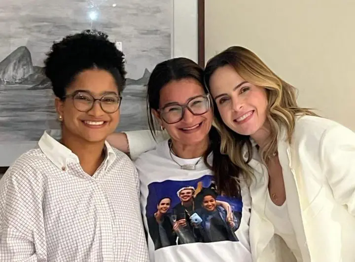 Mãe de Milena faz revelação bombástica sobre Ana Paula: 'Já é da nossa família' (Foto: Redes Sociais)