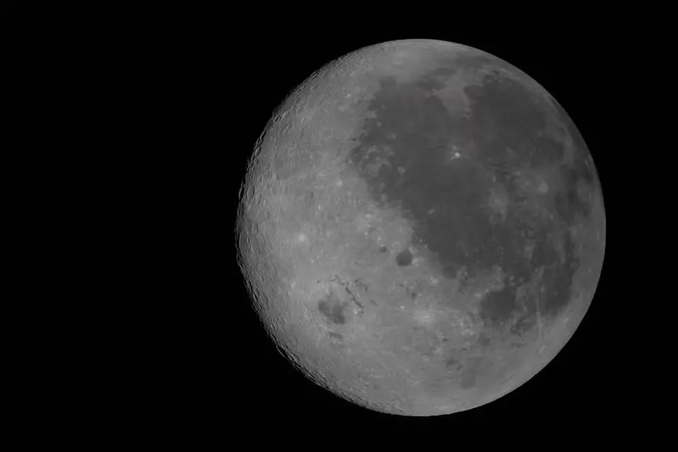 Transmissão da nave Artemis flagra ponto 'misterioso' no espaço durante transmissão de eclipse do Sol. Imagem: NASA