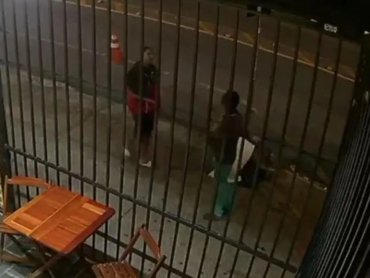 Briga por ciúmes termina em morte em frente a lanchonete - Imagem/Reprodução: Itatiaia 