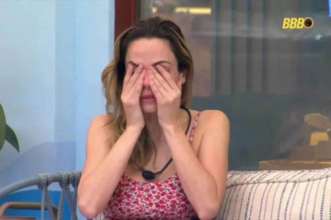 Jornalista foi pega de surpresa (Foto: TV Globo)