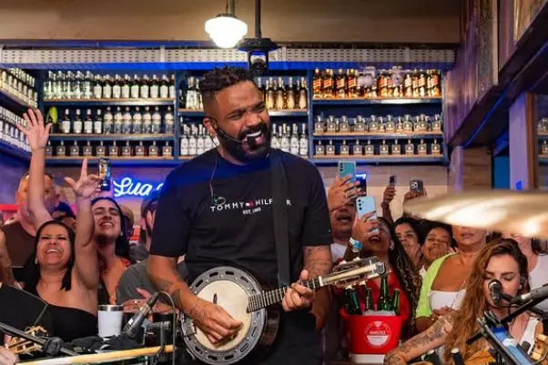 Arlindinho, namorado de atriz da Globo que está internada, desmarca agenda de show (Foto: Redes Sociais)