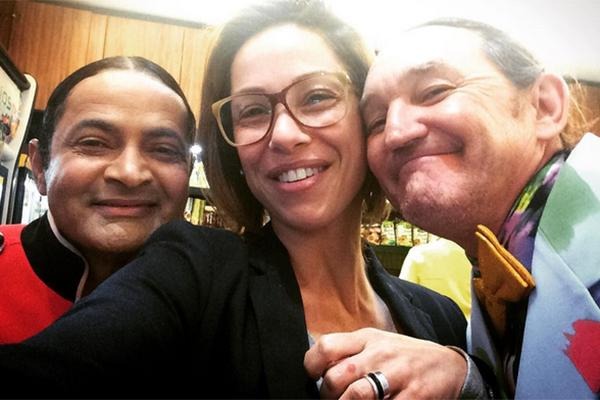 Faxinildo, a jornalista Neila Medeiros e Marquito - Foto: Reprodução