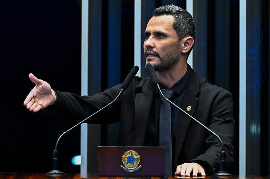 Senador Cleitinho chama Bolsonaro de ‘preso político’ e critica Alexandre de Moraes