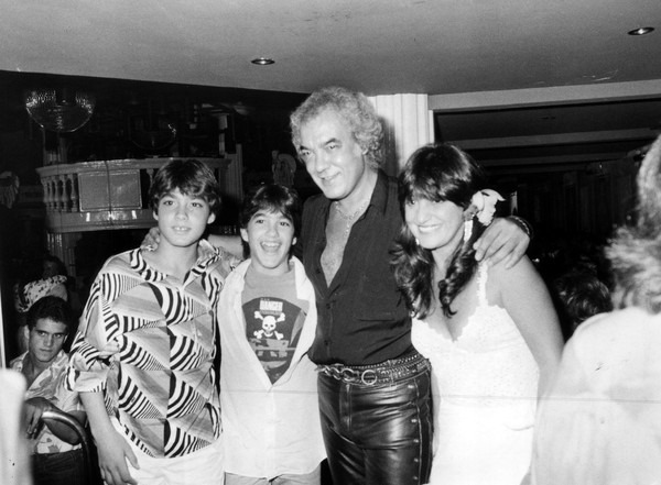 Erasmo, os filhos e a esposa - Foto: Reprodução 