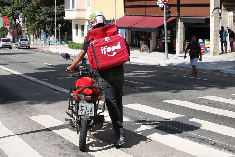 Trabalho por aplicativo: projeto de propõe valor mínimo por entrega; entenda - Foto: Reprodução/Agência Brasil