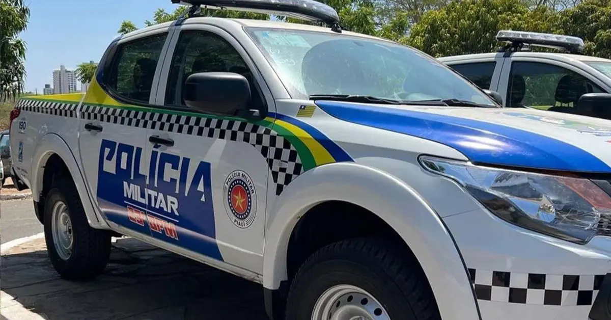 Jovem é encontrada morta sem roupa íntima em terreno baldio
