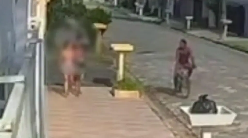 Suspeito foi detido em flagrante (Foto: Reprodução)