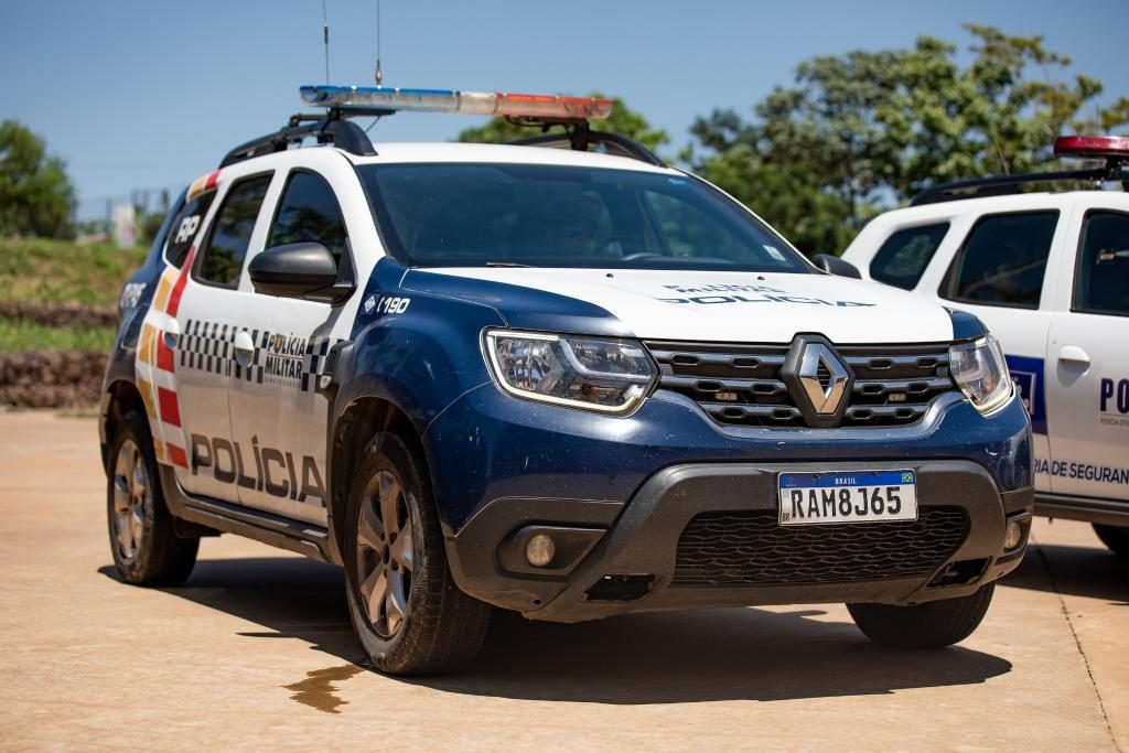 Criança foi salva por oficiais (Foto: Polícia Militar MT)