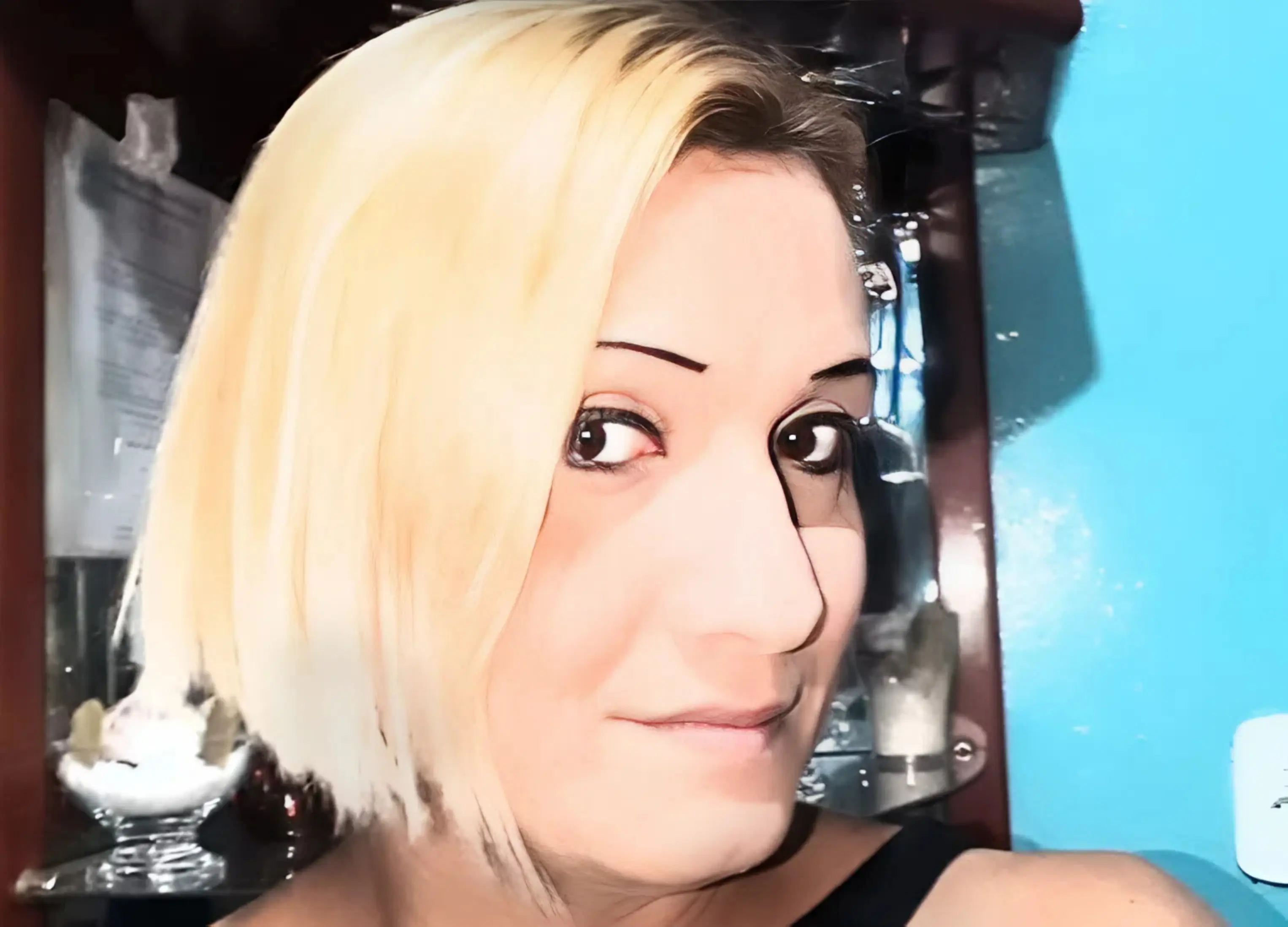 Travesti é assassinada a tiros após discussão em bar; veja vídeo
