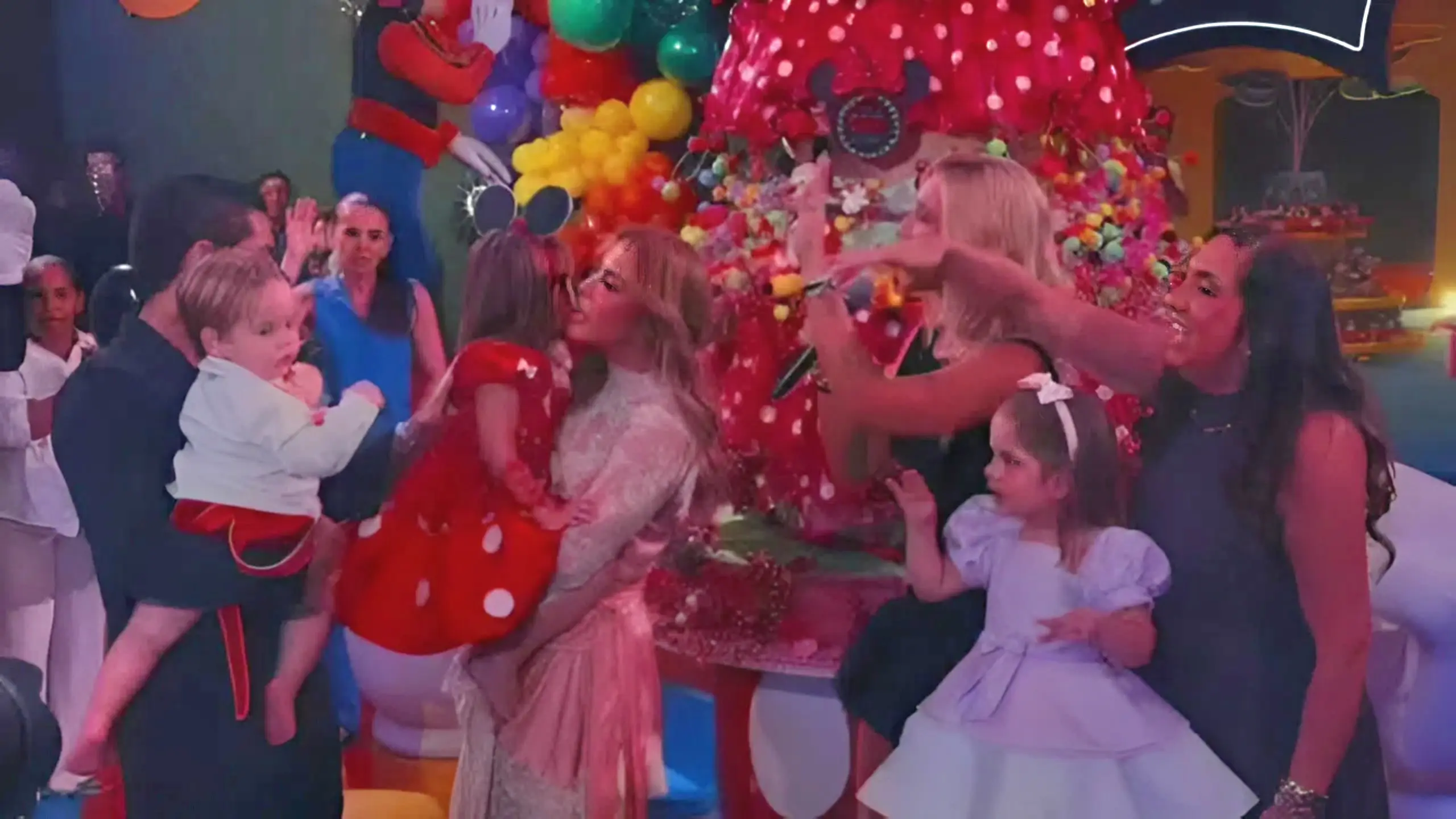 Ausência de Leonardo em aniversário de Maria Alice gera mistério e web aponta detalhe; veja o vídeo