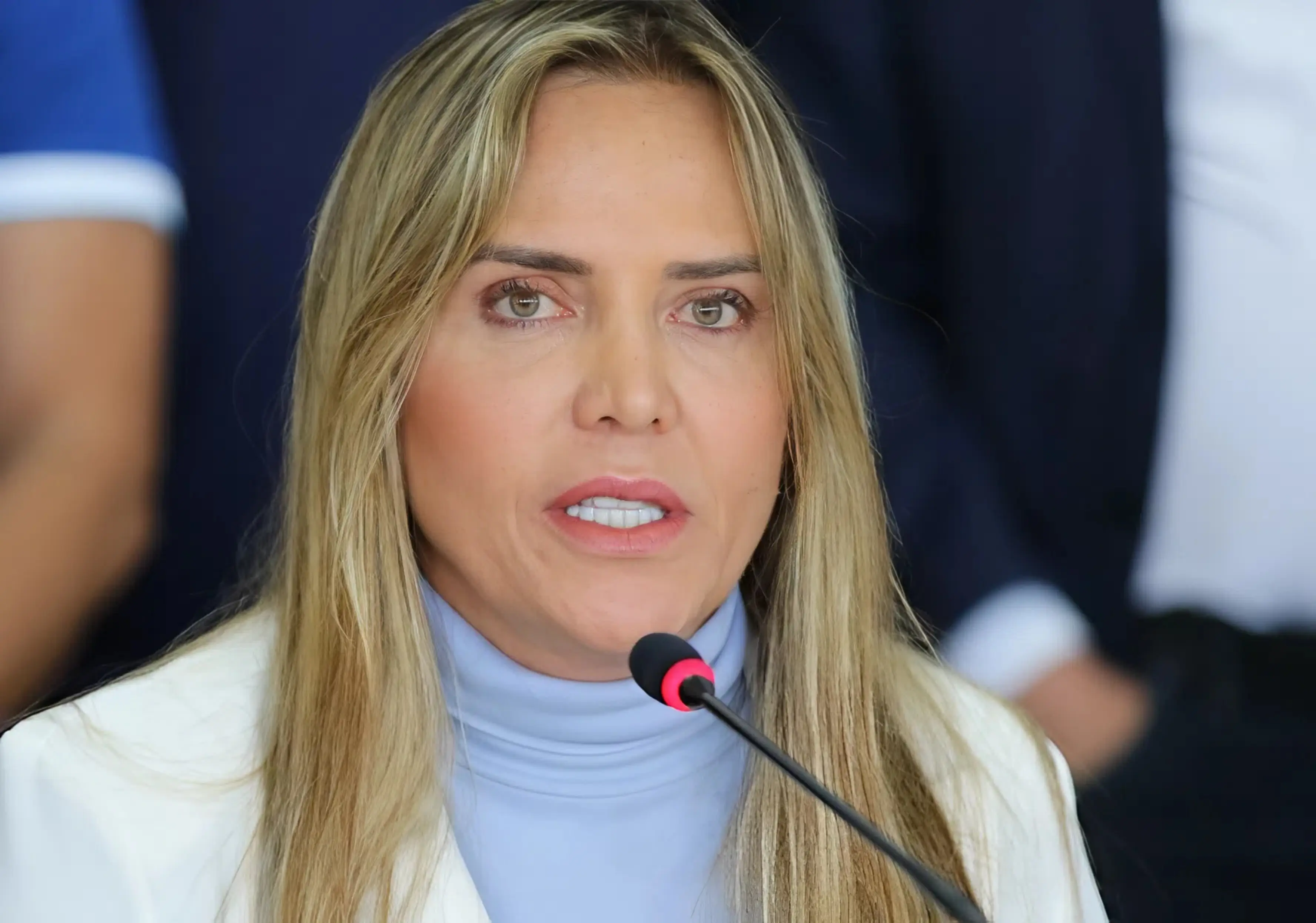 Governadora passa por cirurgia de urgência após diagnóstico