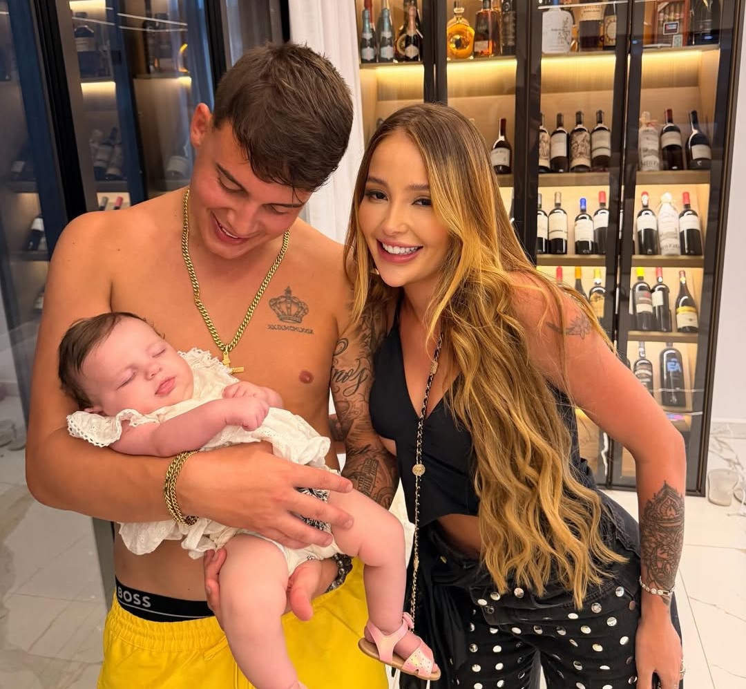 Any Awuada, Vinicius Keller e a filha Maria Vitória