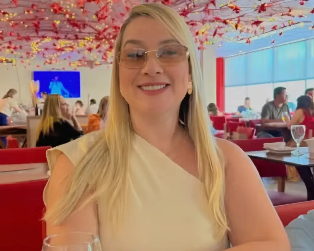 A empresária Carolina Sthela Ferreira dos Anjos. (Reprodução)