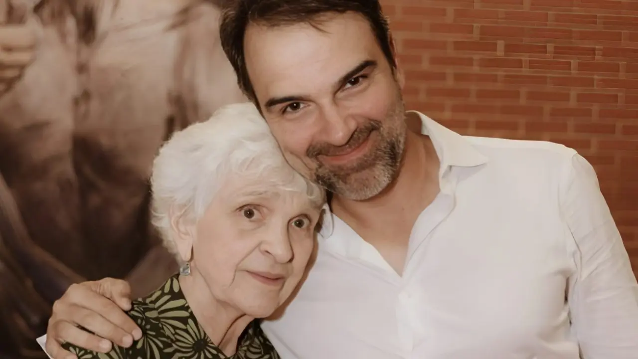 Tadeu Schmidt e sua mãe (Foto: Reprodução)