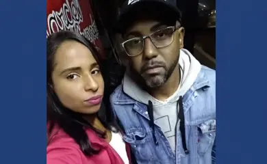 Mulher é esfaqueada após ex invadir condomínio; veja vídeo