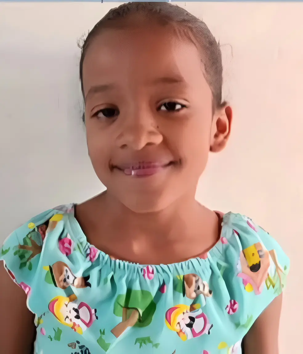 Menina que morreu após ser arremessada em piscina pediu para não ser jogada; afirma tia