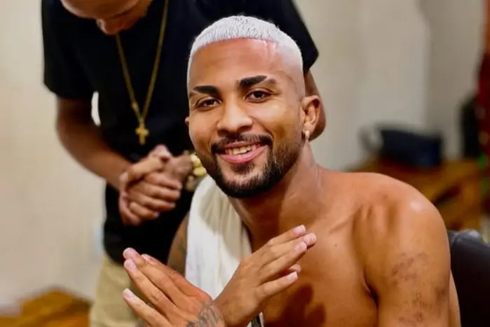 Quem é o cantor Zau O Pássaro que morreu em acidente na Bahia (Foto: Redes Sociais)