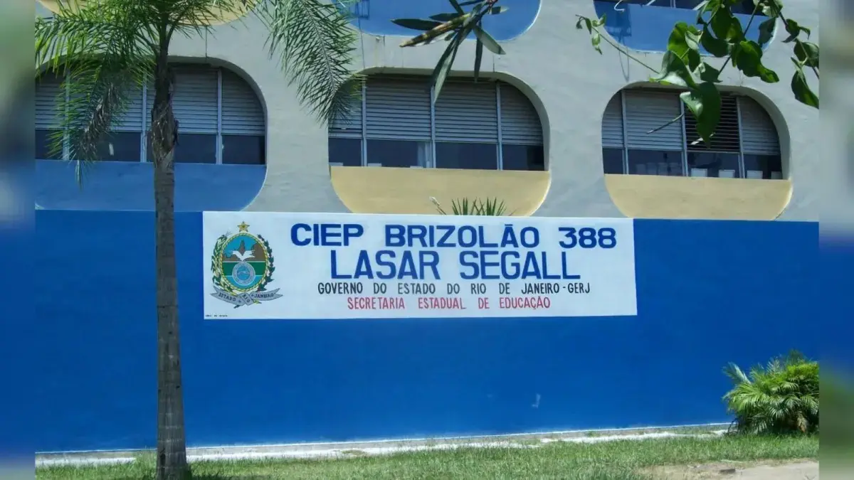 Estudante relata pânico após explosão de bomba em escola