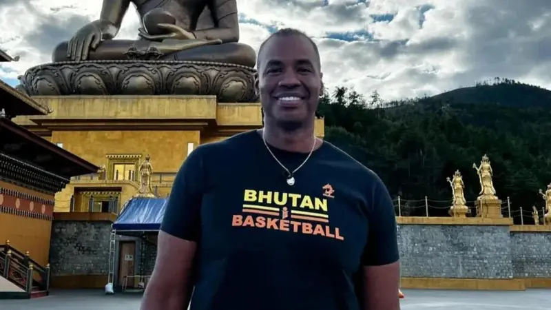 Primeiro jogador gay assumido da NBA morre aos 47 anos (Foto: Reprodução/Redes sociais)