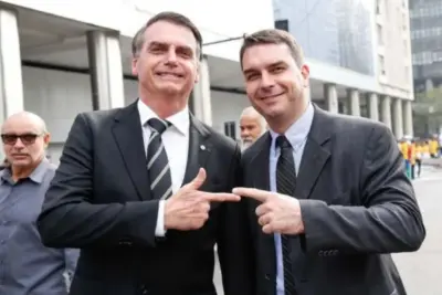 Jair Bolsonaro divulga carta em apoio à Flávio Bolsonaro