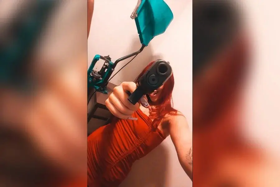 'Ruiva do Job': jovem é presa por esquema de tráfico e prostituição (Foto: Metrópoles)