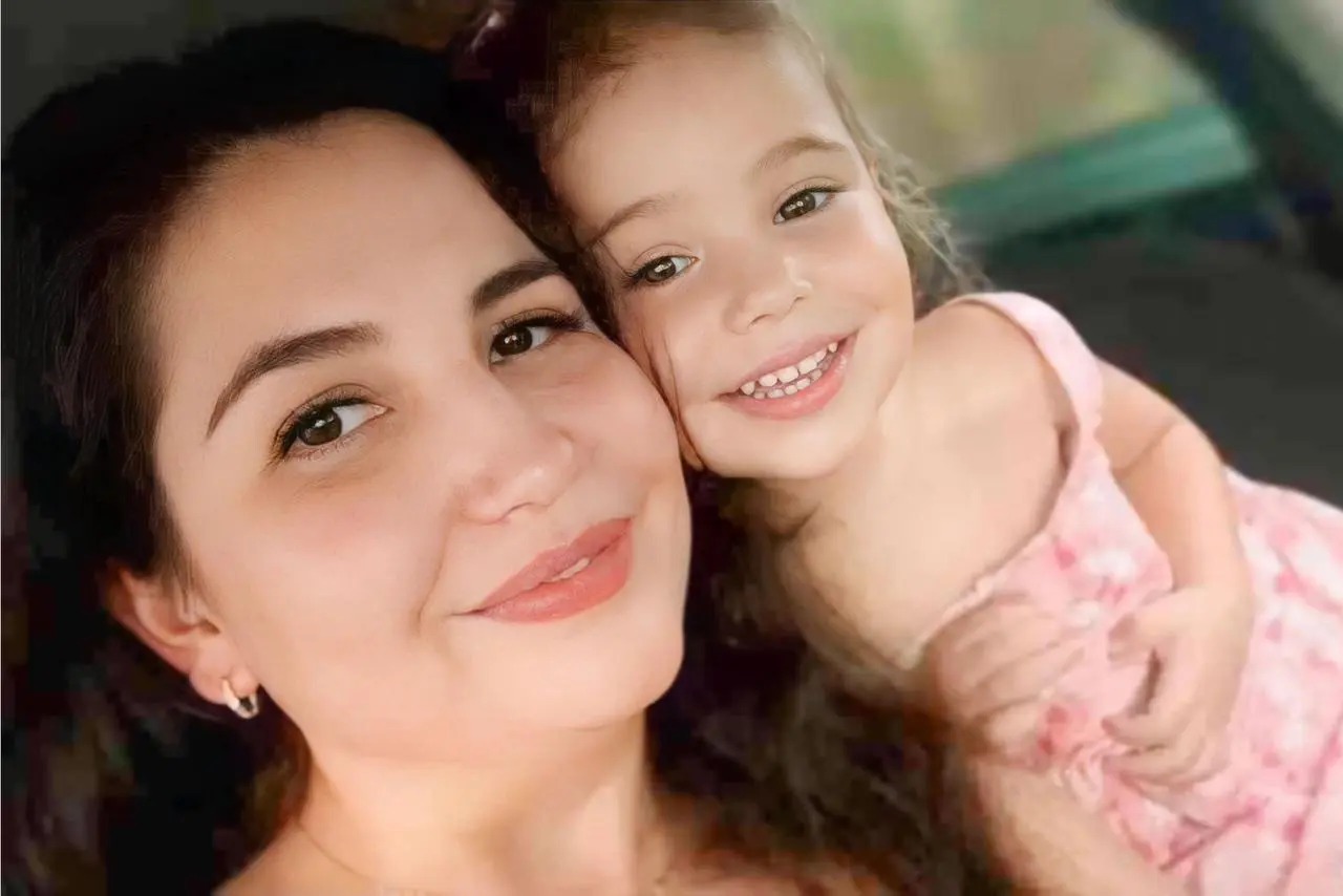 Mãe e filha mortas em acidente de carro no Rio Paraná || Reprodução: Redes Sociais