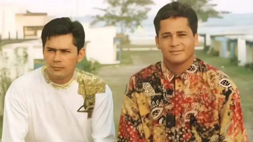 Foto inédita de Leandro e Leonardo antes da fama viraliza na web (Foto: Reprodução)