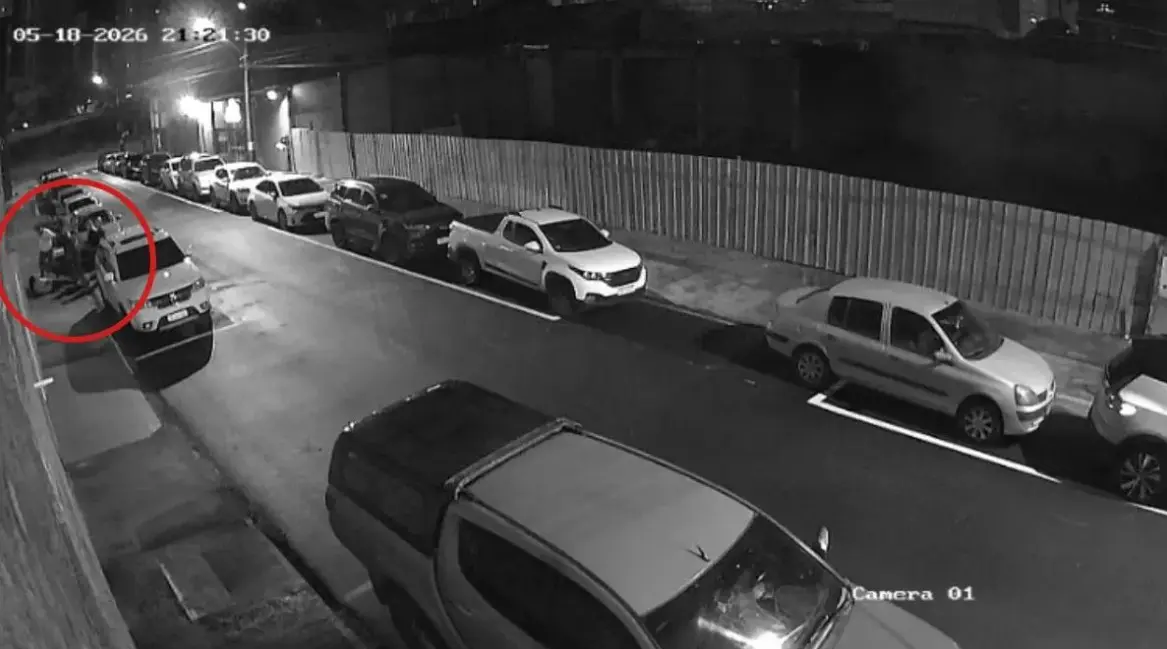 Episódio ocorreu na semana passada e foi registrado por uma câmera de segurança - Foto: Reprodução