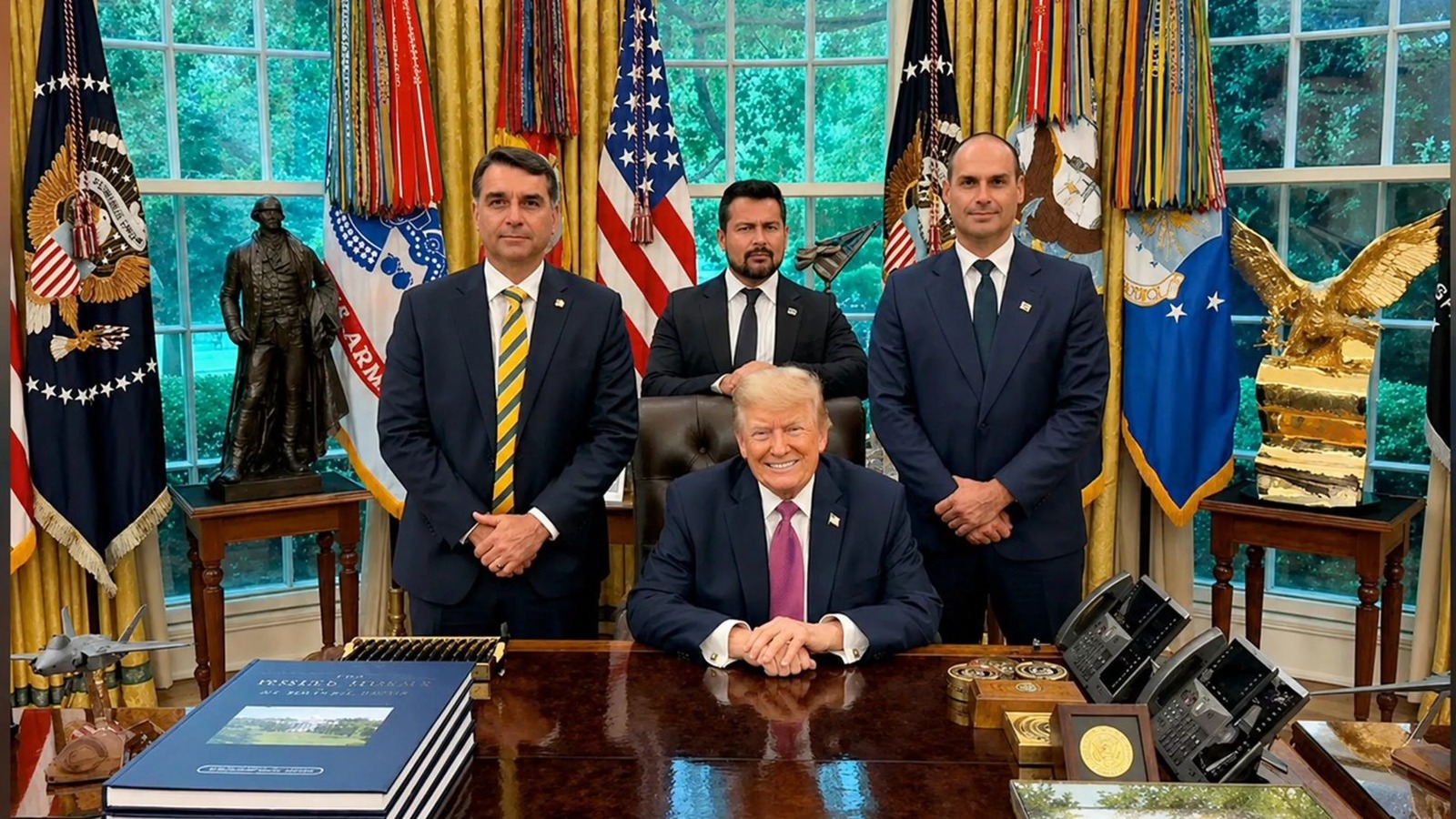 Flávio Bolsonaro, Paulo Figueiredo, Eduardo Bolsonaro e Donald Trump - Foto: Reprodução