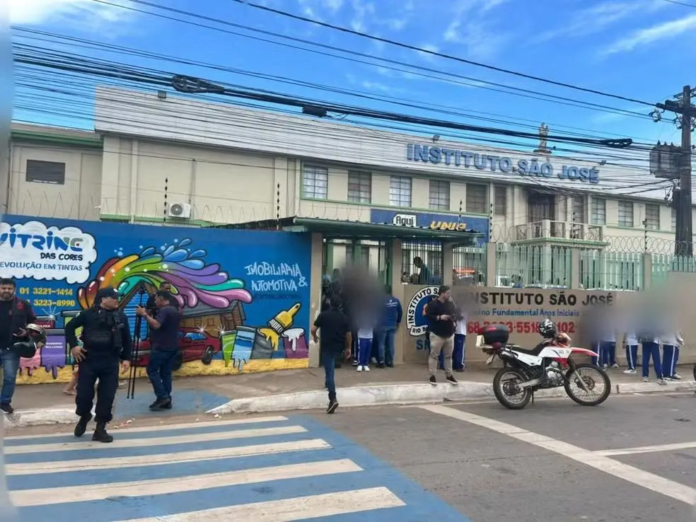 Escola em Rio Branco foi alvo de atentado (Foto: Amanda Oliveira / Rede Amazônica Acre)