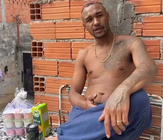 Cantor é suspeito de ter agredido companheira (Foto: Reprodução / Redes Sociais)