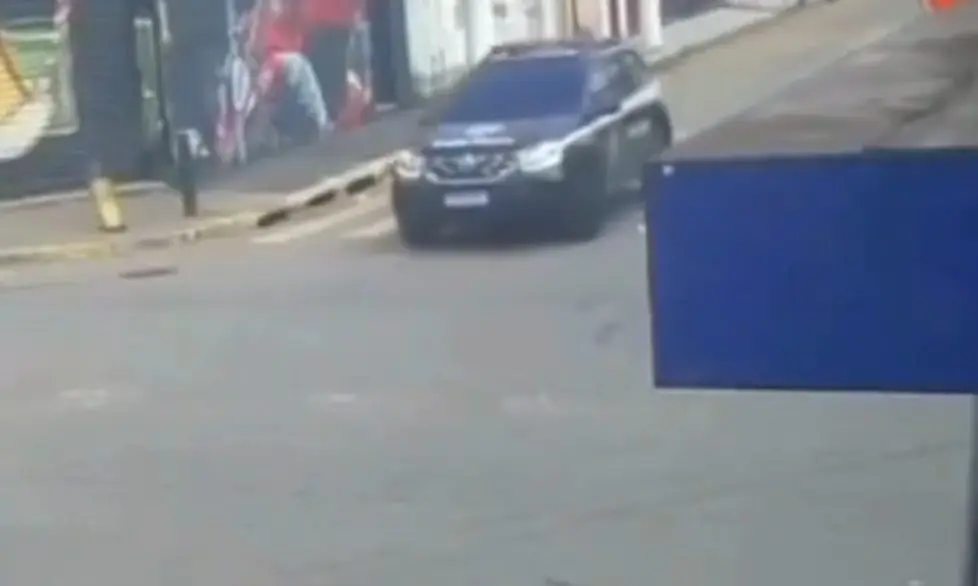 Viatura da Polícia Civil se envolveu em acidente (Foto: Reprodução)