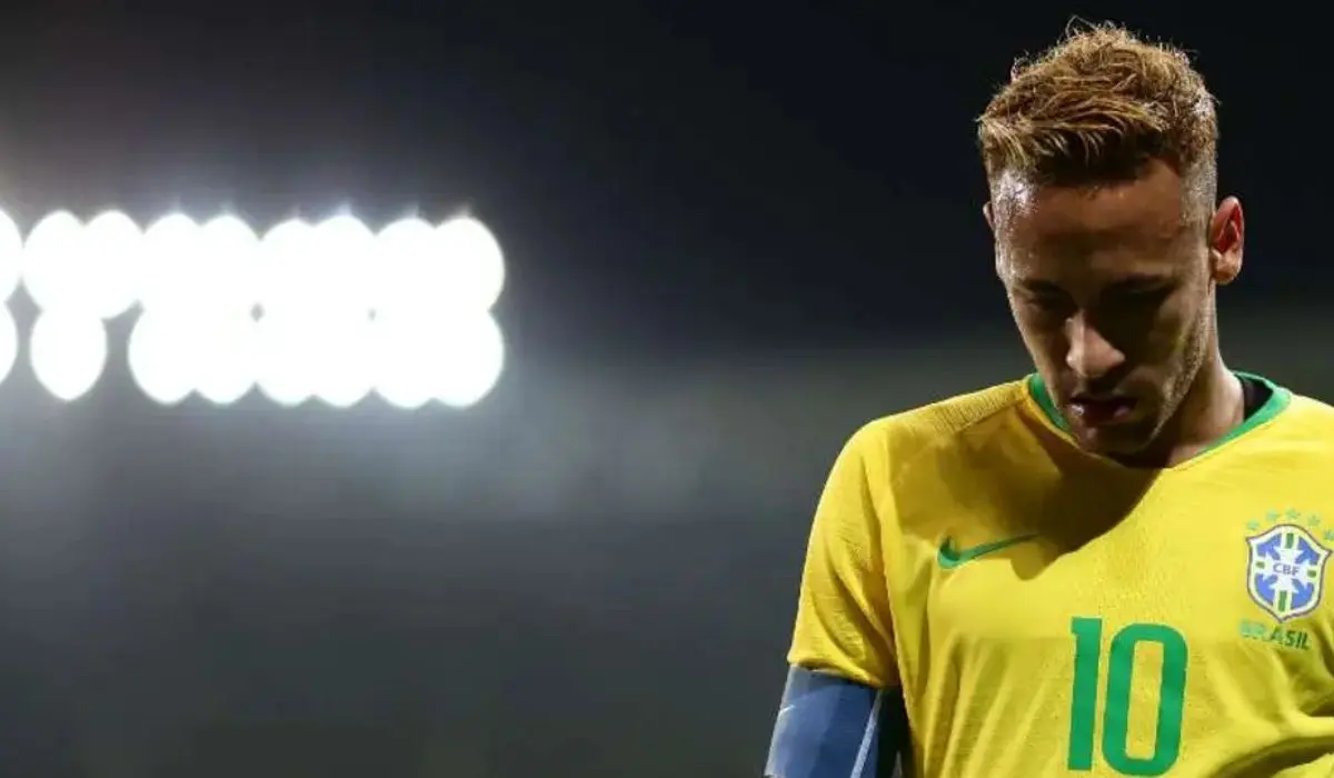 Neymar com a camisa da Seleção Brasileira