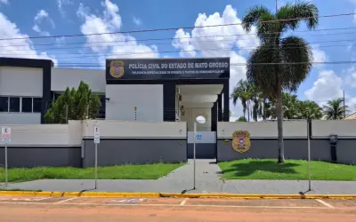 Adolescente tenta matar a própria mãe durante festa de família após fim de relacionamento