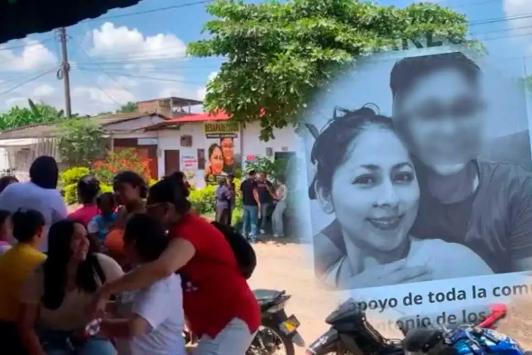 Mãe e filho foram encontrados mortos enterrados dentro de casa
