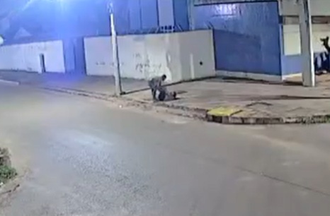 Câmera flagra tentativa de estupro no MT. Reprodução/câmera de segurança/redes sociais