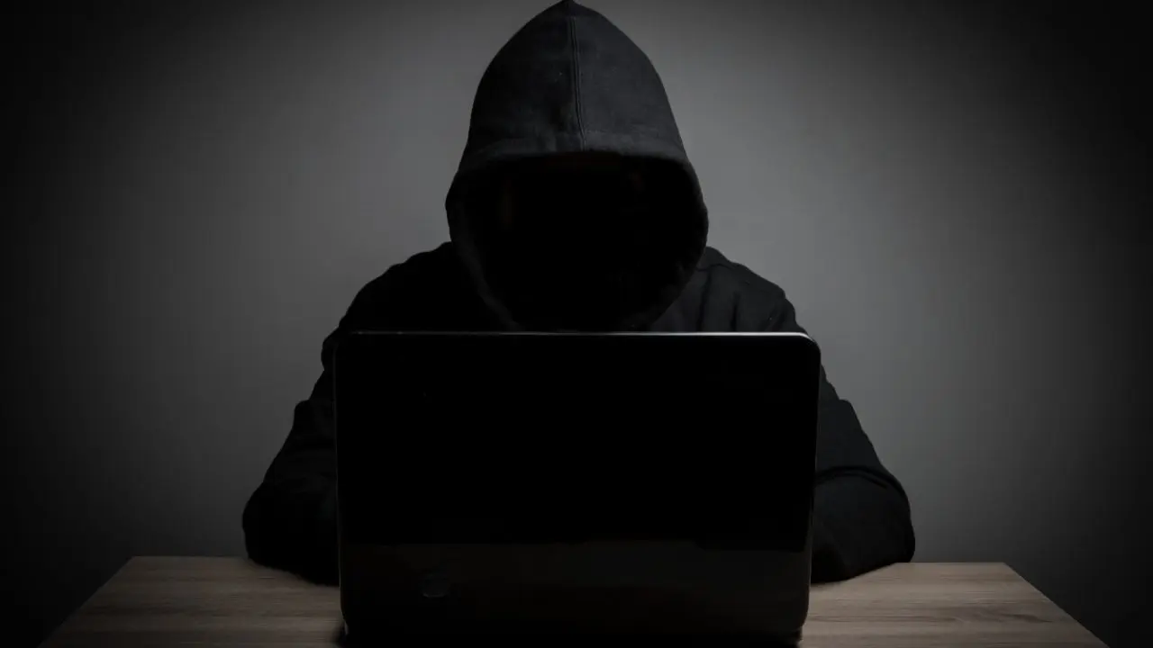 Por trás das redes sociais (Foto: Freepik)