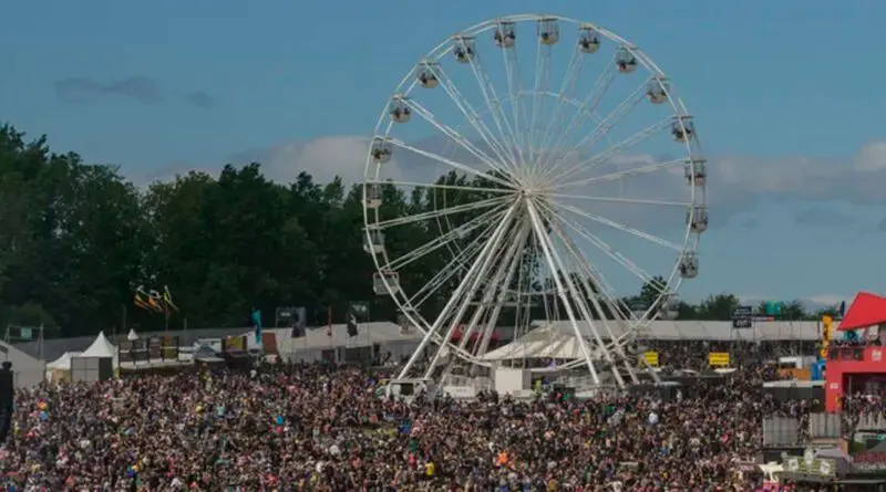 Tudo aconteceu no Download Festival, na Inglaterra (Foto: Reprodução)