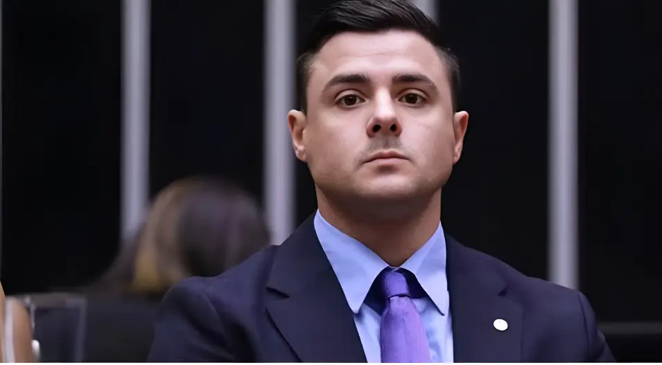 Wi-fi das periferias, dinheiro público e filme político: o caso que encurrala o delegado Bruno Lima