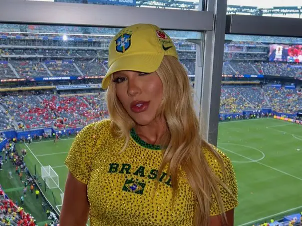 Virginia chama atenção da web por detalhe em pré-jogo (Foto: Redes Sociais)