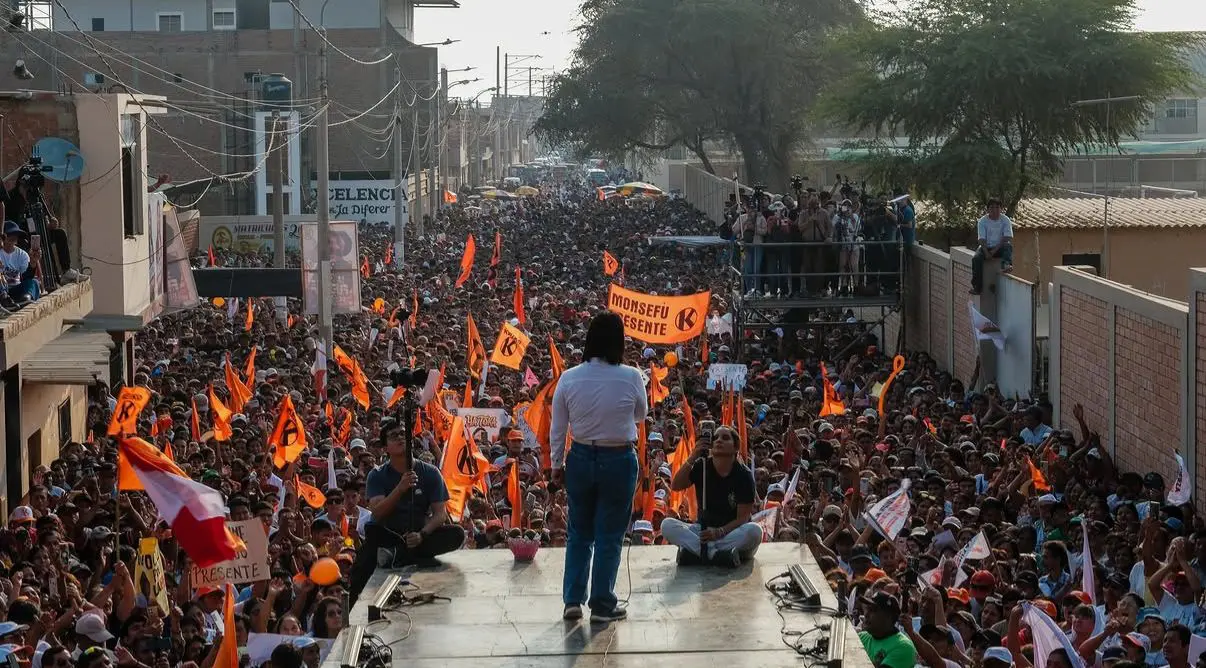 Disputa presidencial no Peru permanece indefinida em contagem apertada (Foto: Reprodução/Redes sociais)