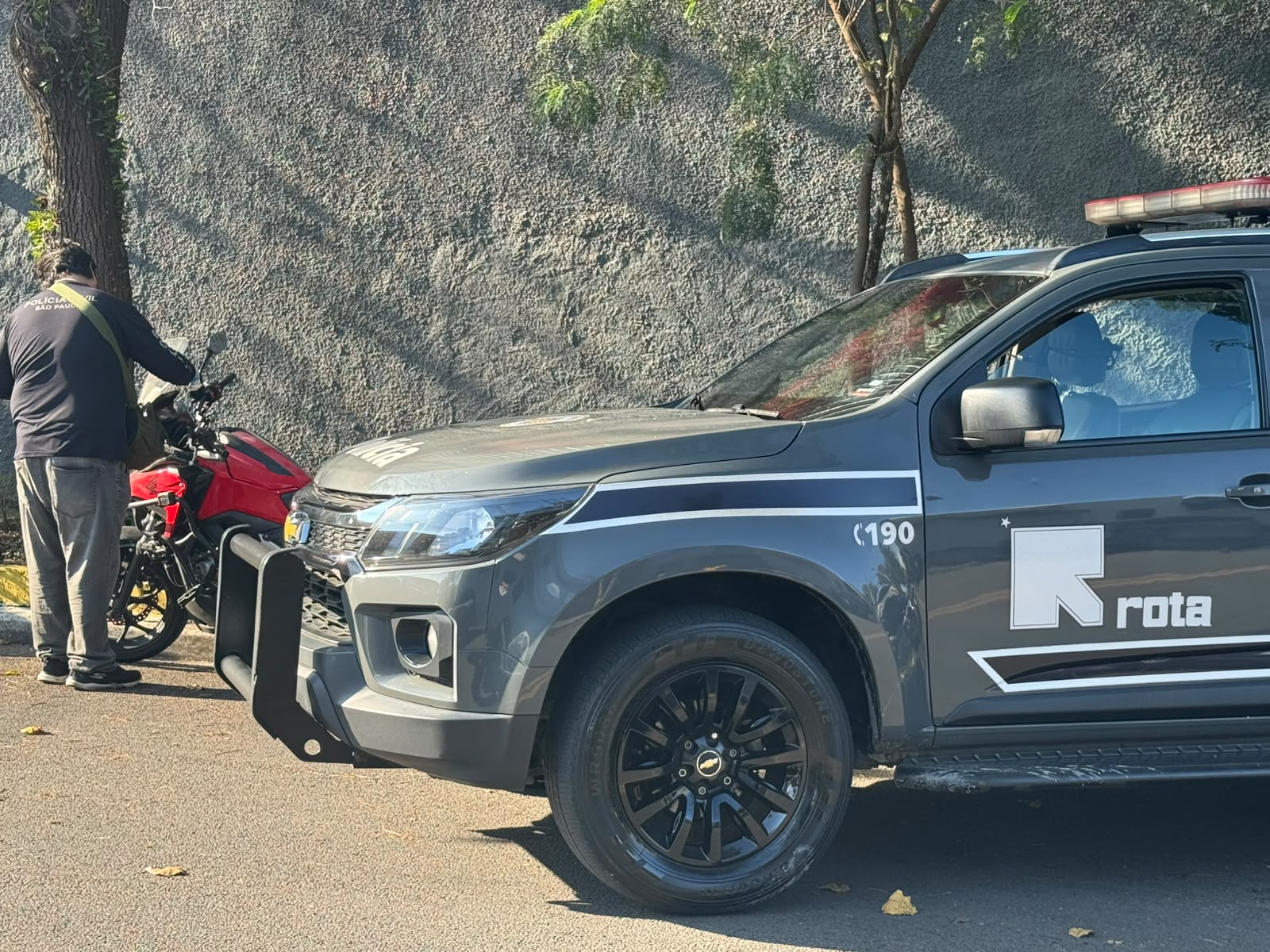 Moto de suspeitos é encontrada no Ipiranga - Foto: Bacci Notícias