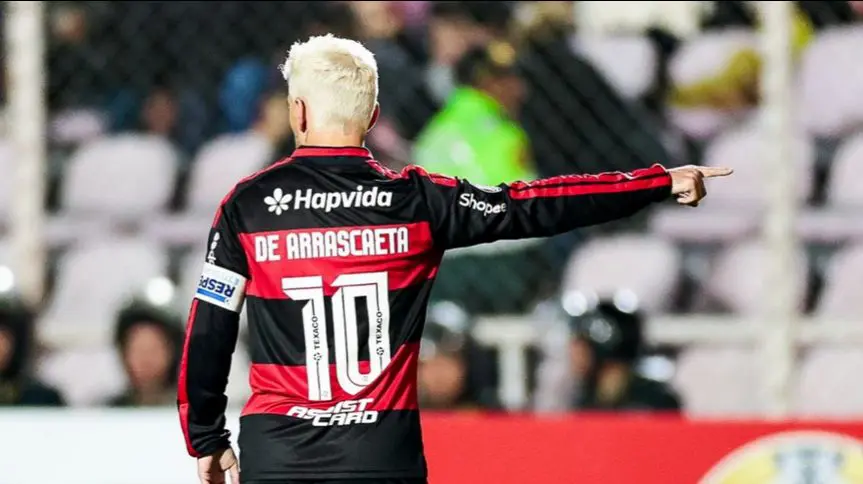 Camisa 10 do Flamengo pode ser cortado da Copa do Mundo (Foto: Redes Sociais)