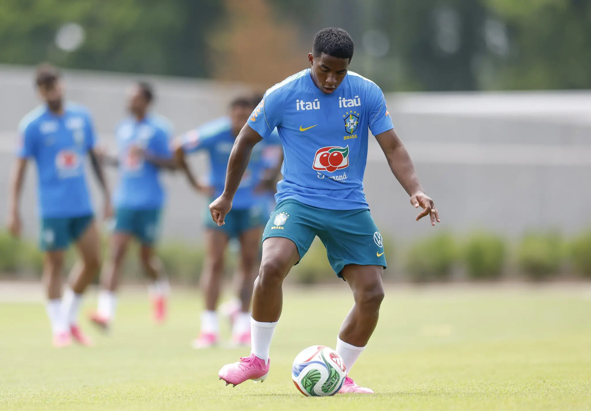 Endrick em treino da Seleção Brasileira 