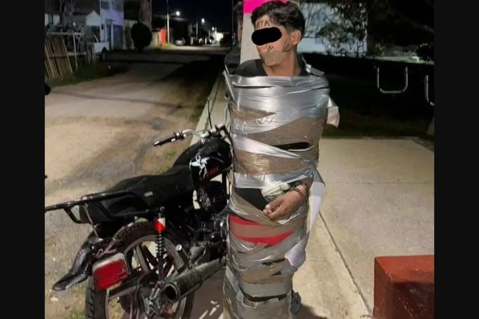‘Batman’ é procurado pela polícia após amarrar suspeitos de roubar motos- Foto: Reprodução/X