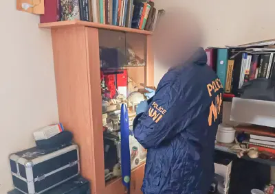 Canibal que colecionava corpos de cemitérios em casa é preso