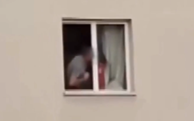 Armado com faca, pai ameaça jogar filha de 3 anos da janela; vídeo